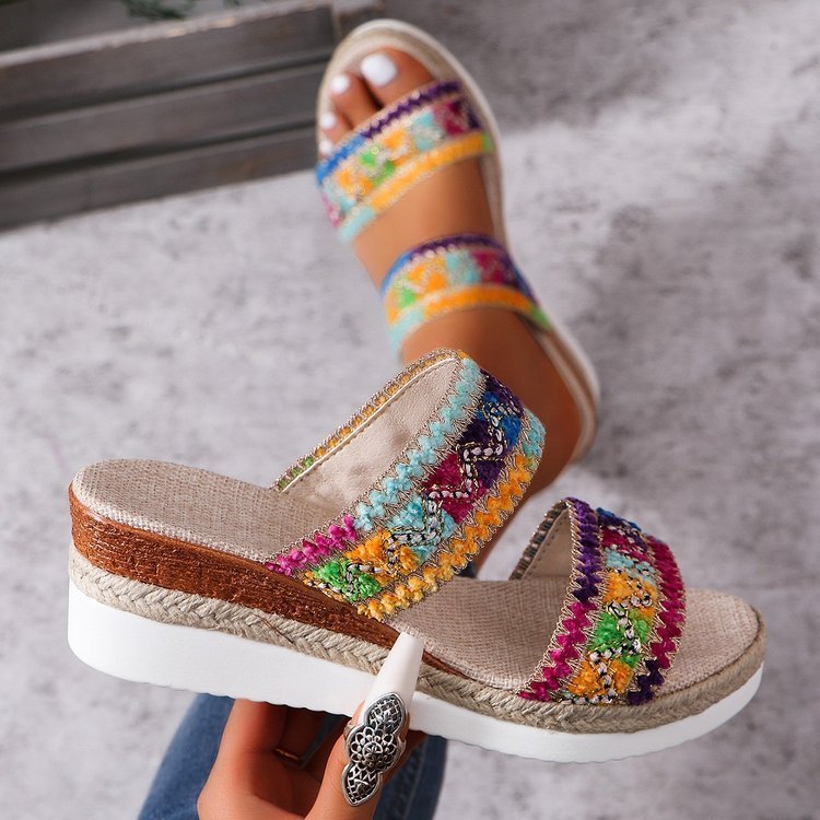 "Ethnic Breeze" Wavy Woven Platform Sandals – Summer Casual - Image 5